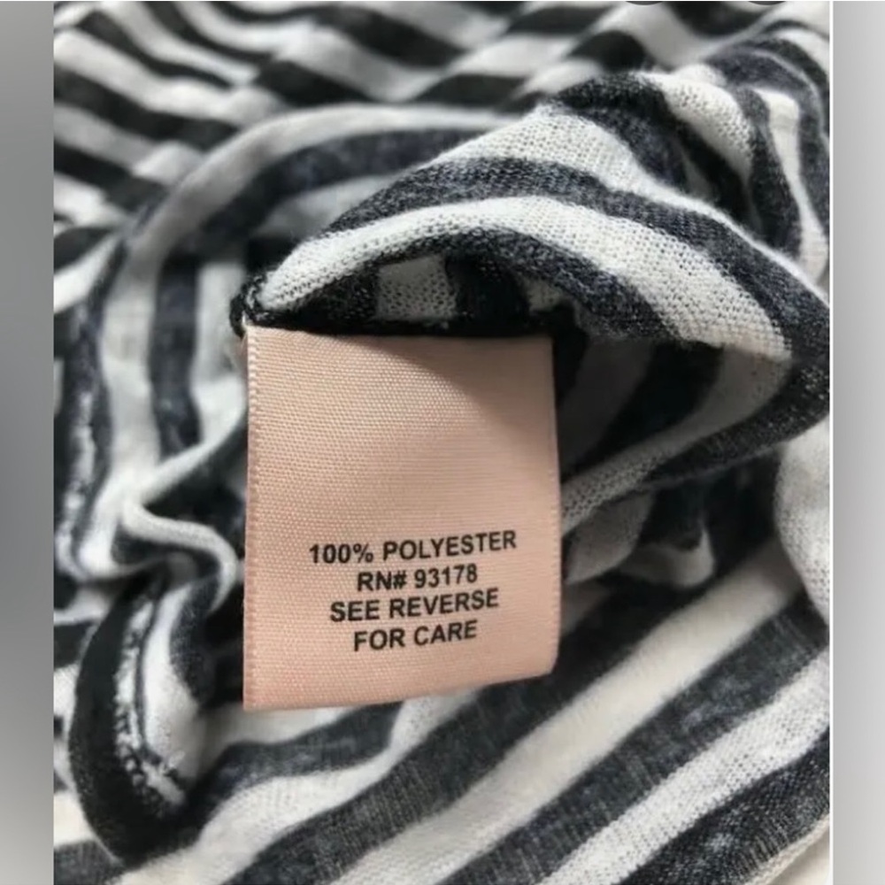 Women's Philosophy White And Black
Striped Crew
Neck Top
NWOT - Picture 5 of 6